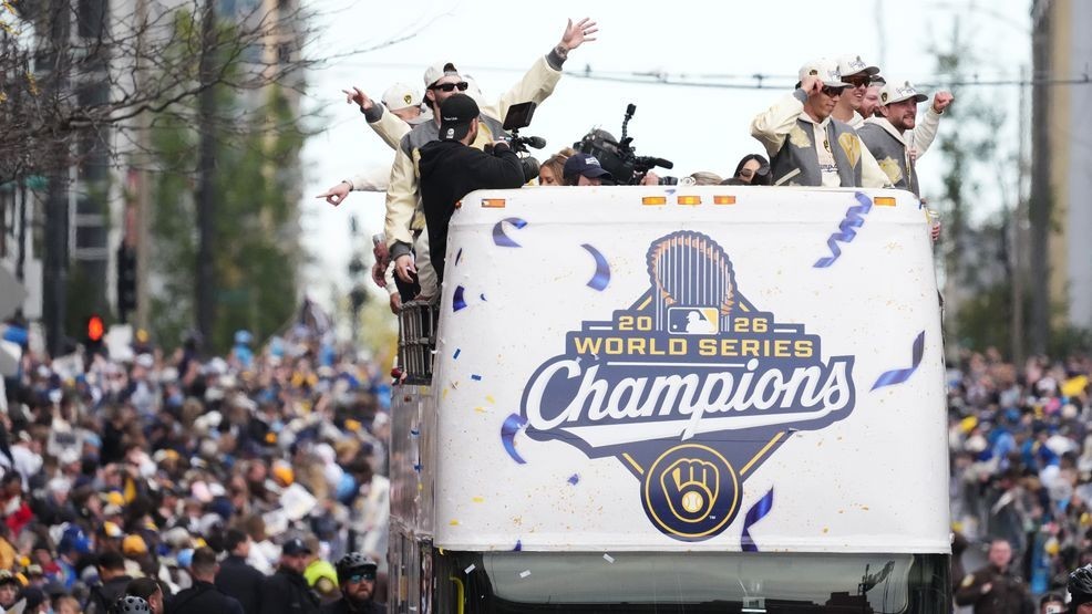 Fans celebrate Brewers’ first World Series title as parade rolls through Milwaukee — Oshkosh Business news